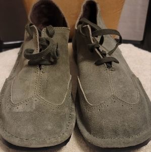 Newport News easy style loafers size 10 Sage Green